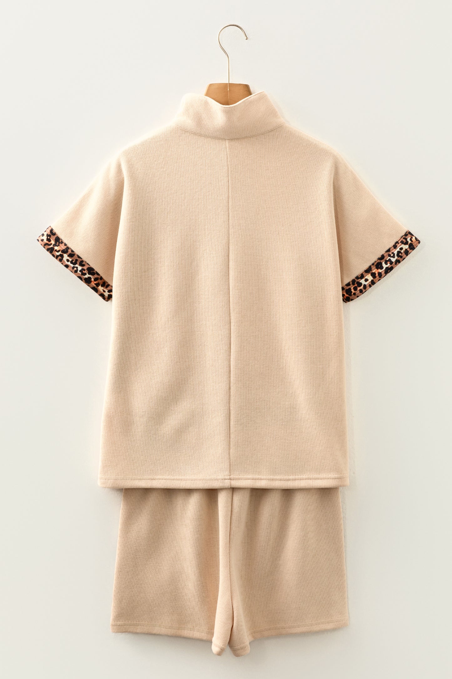 Parchment Leopard Trim Zipped Short Sleeve Casual Set